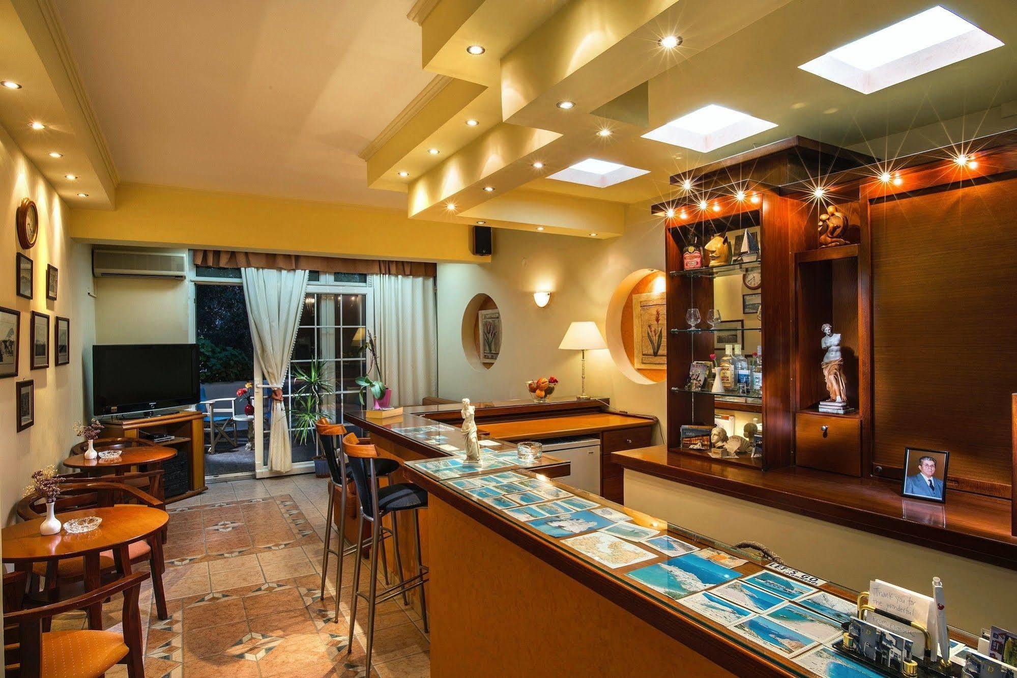 Hotel Dionysis Studios Adamantas Exterior photo
